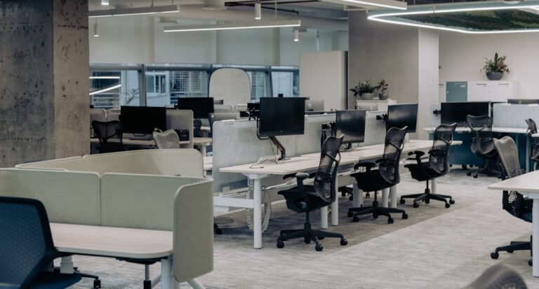 The Ultimate Guide to Choosing the Right Office Furniture
